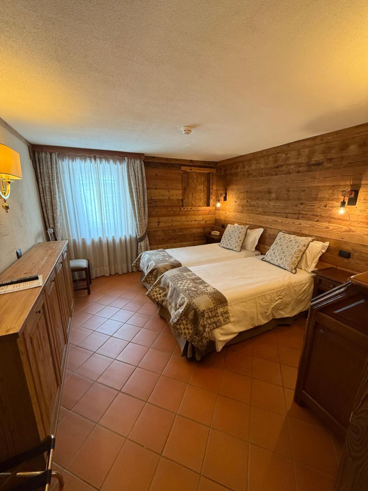 Hotel Jumeaux Брей-Червінія Екстер'єр фото