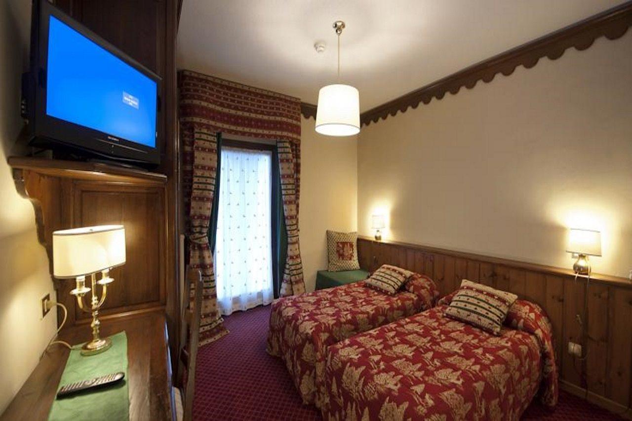 Hotel Jumeaux Брей-Червінія Екстер'єр фото