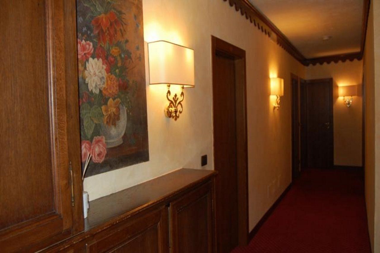 Hotel Jumeaux Брей-Червінія Екстер'єр фото